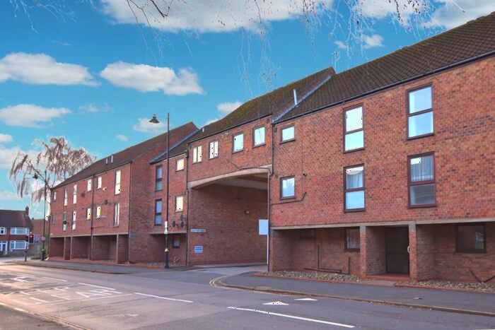 2 Bedroom Flat For Sale In Elm Tree Court, Cottingham, East Riding Of Yorkshire, HU16