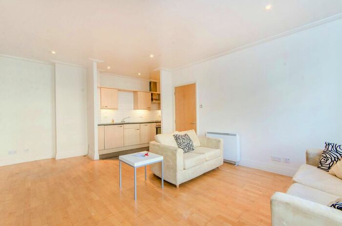 1 Bedroom Flat To Rent In Drayton Park, Highbury, London, N5