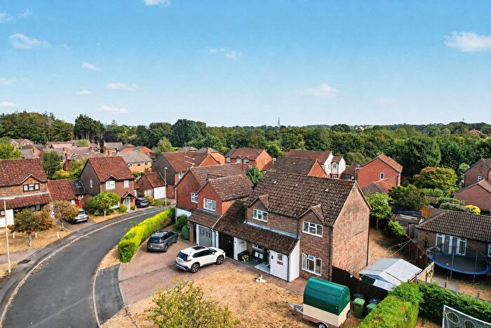 4 Bedroom Detached House For Sale In Vindomis Close, Holybourne, Alton, Hampshire, GU34