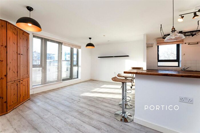 2 Bedroom Flat To Rent In Thomas Fyre Drive, London, E3