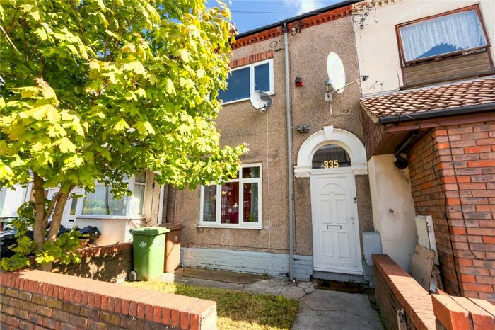 3 Bedroom Terraced House For Sale In Wellington Street, Grimsby, DN32
