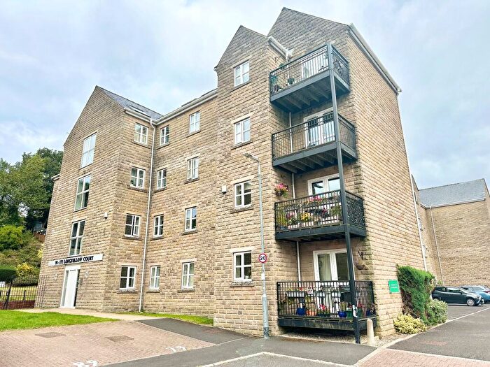 2 Bedroom Apartment For Sale In Longfellow Court, Mytholmroyd, HX7