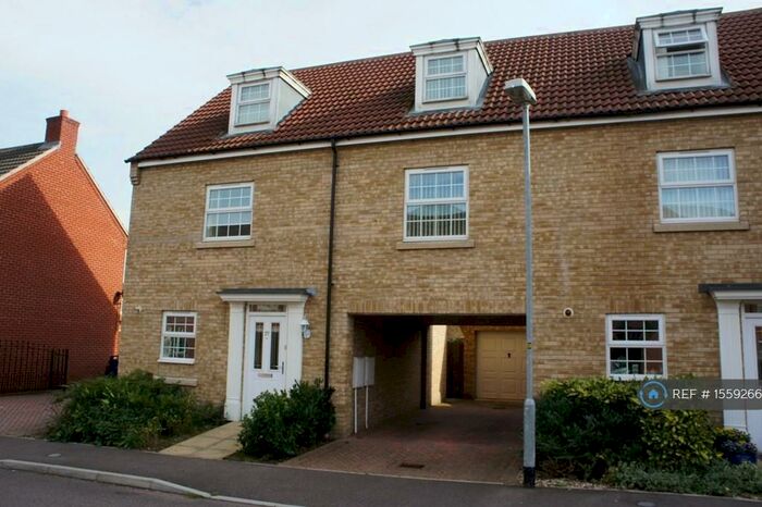 4 Bedroom Semi-Detached House To Rent In Flawn Way, Eynesbury, St. Neots, PE19