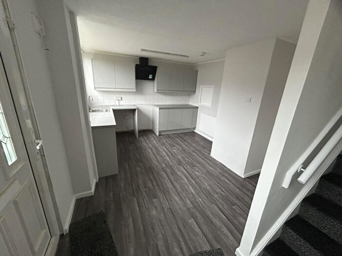 3 Bedroom Character Property To Rent In Eskdale Rise, Allerton, Bradford, BD15