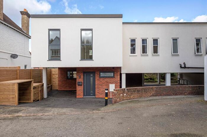 1 Bedroom Apartment For Sale In Lodge Road, Wallington, SM6