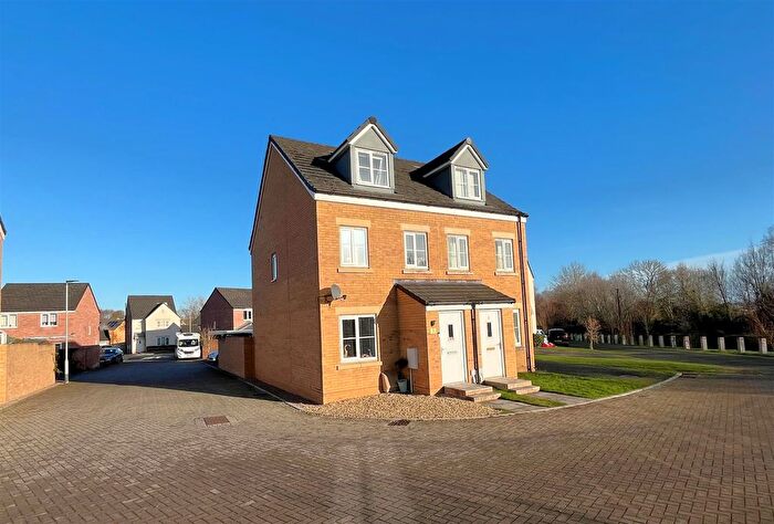 3 Bedroom Semi Detached House For Sale In Town Farm Road, Newent, GL18