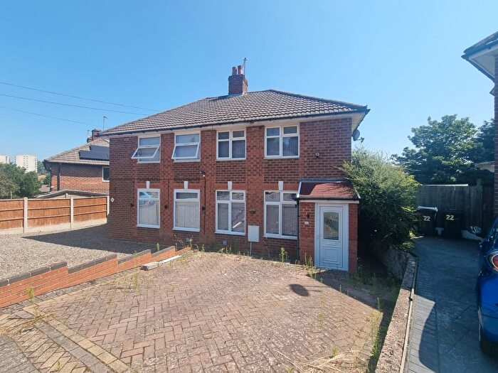 3 Bedroom Semi-detached House For Sale In Pennard Grove, Quinton, B32