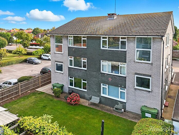 1 Bedroom Flat For Sale In Station Road, Southend-On-Sea, SS1
