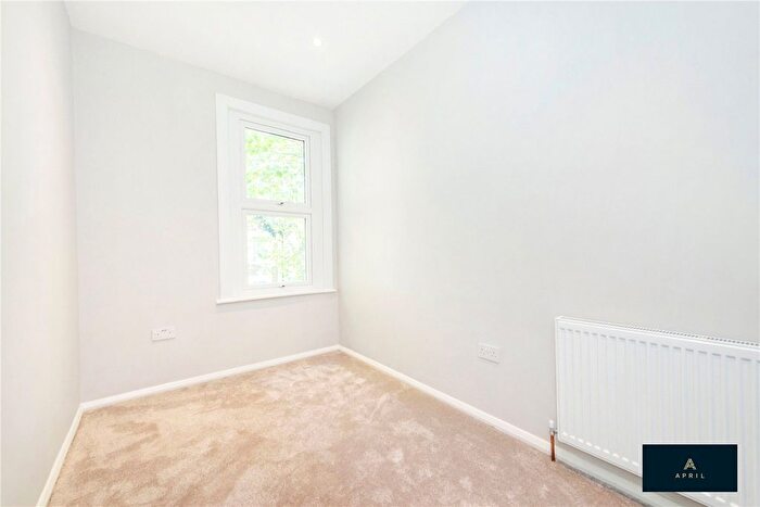 3 Bedroom Flat To Rent In Harold Road, London, E11