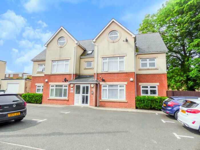 2 Bedroom Flat To Rent In Syke Road, Burnopfield, Newcastle Upon Tyne, Durham, NE16