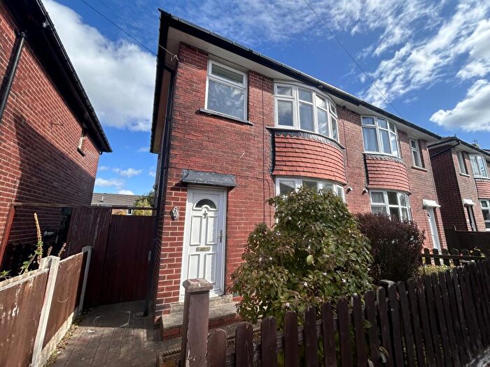 3 Bedroom Semi-Detached House To Rent In Duncan Road Sheffield, S10