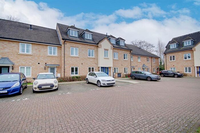 1 Bedroom Apartment For Sale In Leas Close, St. Ives, PE27