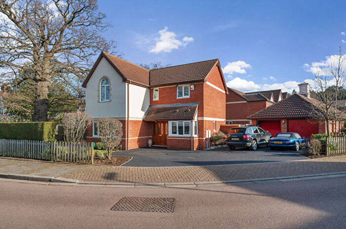 4 Bedroom Detached House For Sale In Randolph Road, Bromley, Kent, BR2