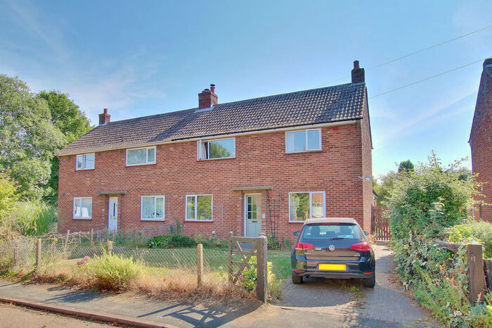 3 Bedroom Semi-Detached House To Rent In Moot Way, Woodhurst, PE28