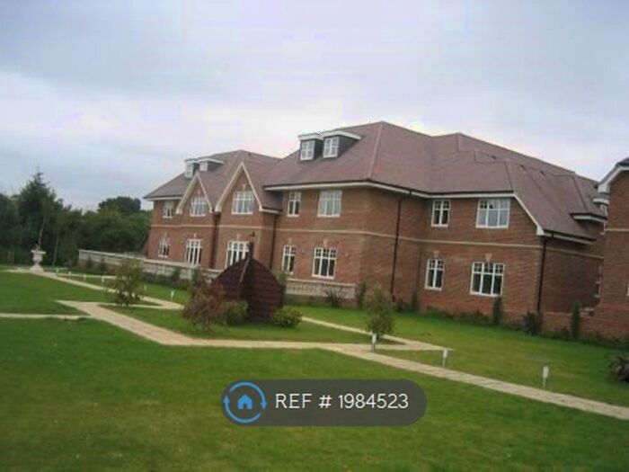 2 Bedroom Flat To Rent In Shopperhanger Road, Maidenhead, SL6