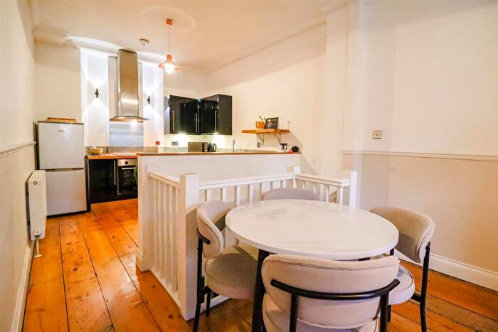 1 Bedroom Apartment For Sale In Bath Road, Swindon, SN1