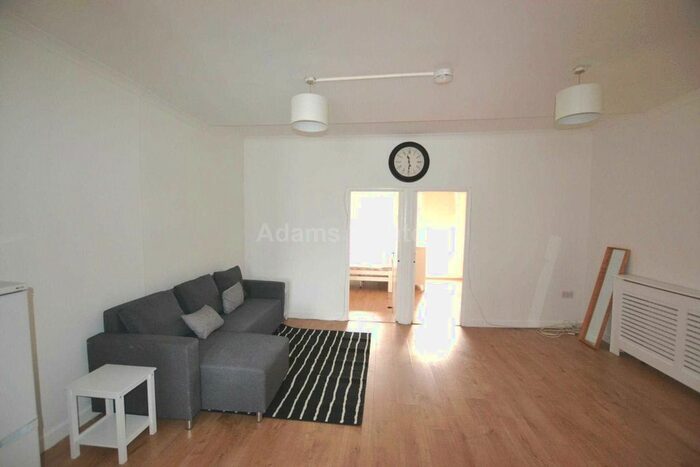 2 Bedroom Flat To Rent In London Road, Reading, RG1