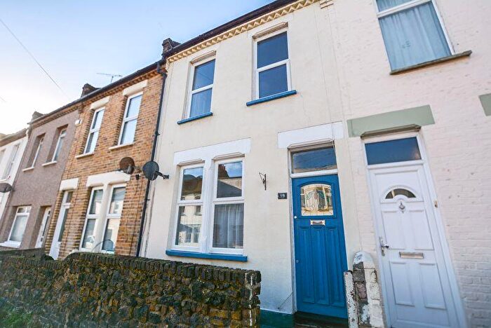 2 Bedroom Terraced House For Sale In Brighton Avenue, Southend-On-Sea, SS1
