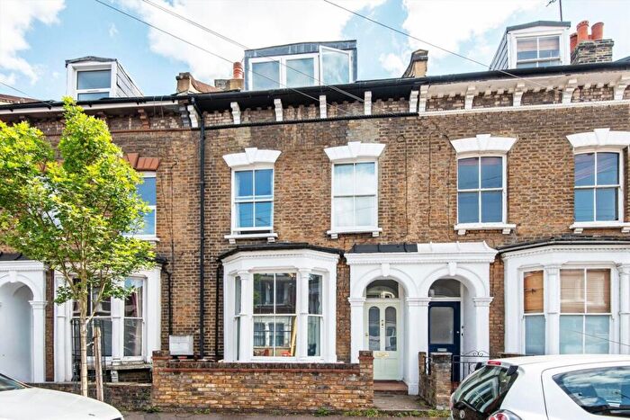 4 Bedroom House For Sale In Brenthouse Road, Homerton, E9