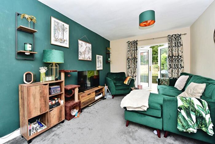 2 Bedroom Semi-Detached House For Sale In Thornbridge Way, Sheffield, South Yorkshire, S12