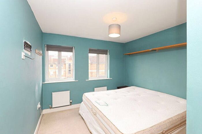 2 Bedroom Flat For Sale In Greenacre Close, Sheffield, S12