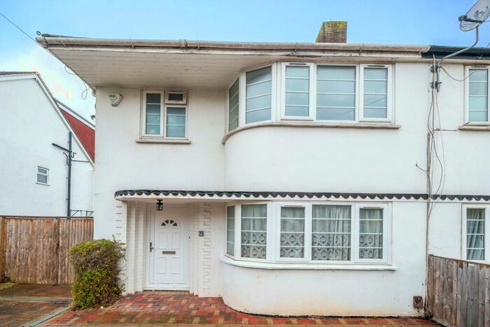 3 Bedroom Semi-Detached House To Rent In Barnfield, New Malden, KT3