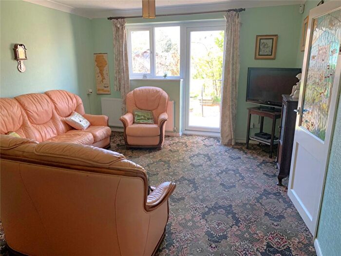 4 Bedroom Semi-Detached House For Sale In Station Road, Lingfield, Surrey, RH7