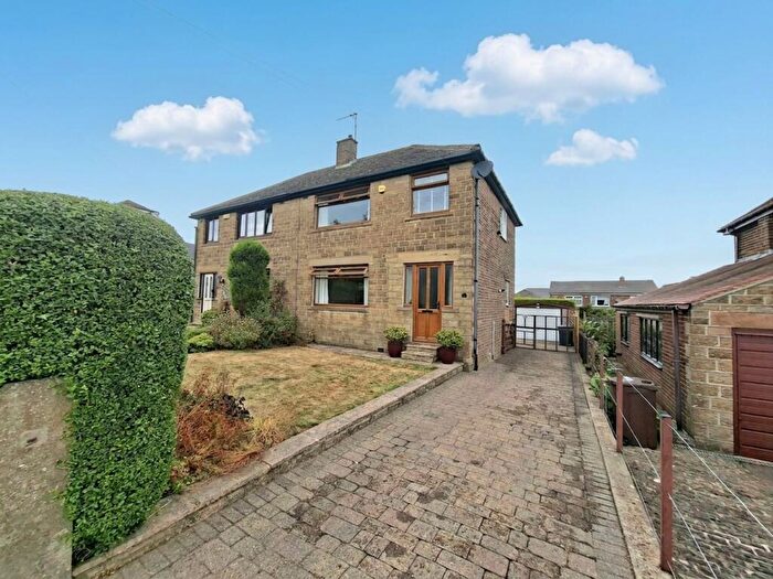 3 Bedroom Semi-Detached House For Sale In Coal Pit Lane, Stocksbridge, S36