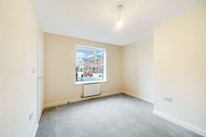 2 Bedroom Apartment To Rent In Sandpiper Drive, Lakeside, Doncaster, DN4