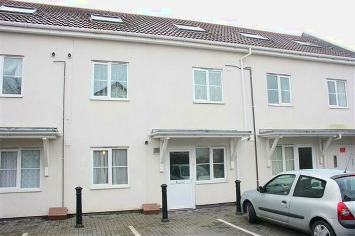 Studio To Rent In Grantham Apartments, - Two Mile Hill Road, Kingswood, Bristol, BS15