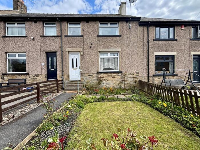 3 Bedroom Terraced House For Sale In Fairfield, Denholme, Bradford, BD13