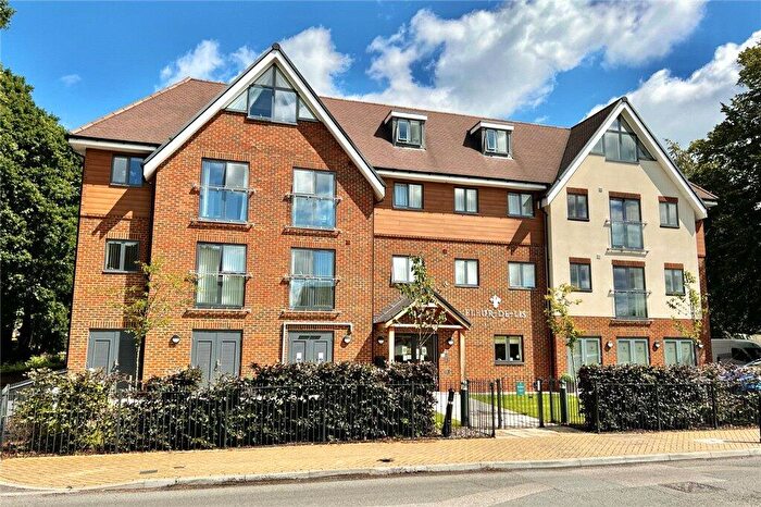 2 Bedroom Apartment For Sale In Yorktown Road, College Town, Sandhurst, GU47