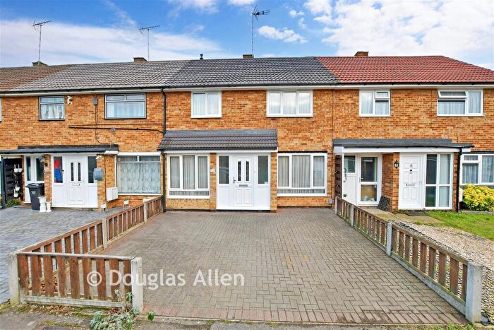 3 Bedroom Terraced House For Sale In Long Acre, Basildon, Essex, SS14