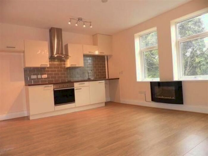 2 Bedroom Flat To Rent In Bean Road, Dudley, DY2