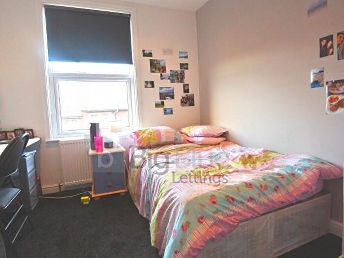 7 Bedroom House To Rent In Chestnut Avenue, Leeds, LS6