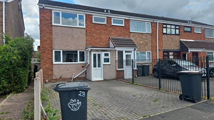 3 Bedroom House To Rent In Hilton Avenue, Nuneaton, CV10