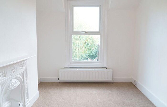 2 Bedroom Flat To Rent In Danesmead Terrace, Margate, Kent, CT9
