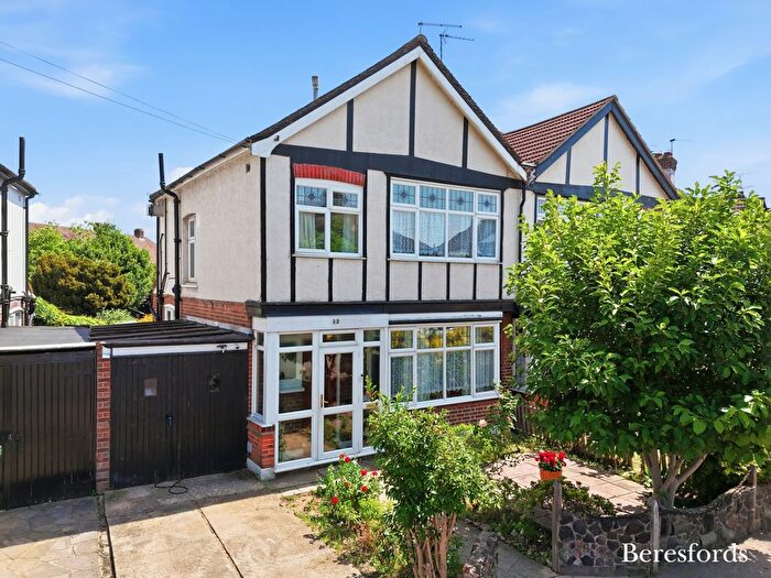 3 Bedroom Semi-Detached House For Sale In Masefield Crescent, Romford, RM3