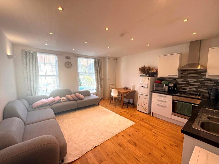2 Bedroom Flat To Rent In Albert Road, Orpington, BR5