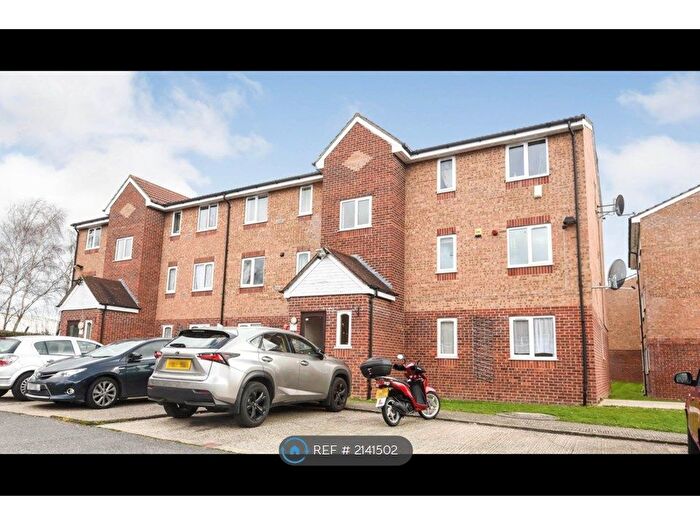 2 Bedroom Flat To Rent In Express Drive, Ilford, IG3