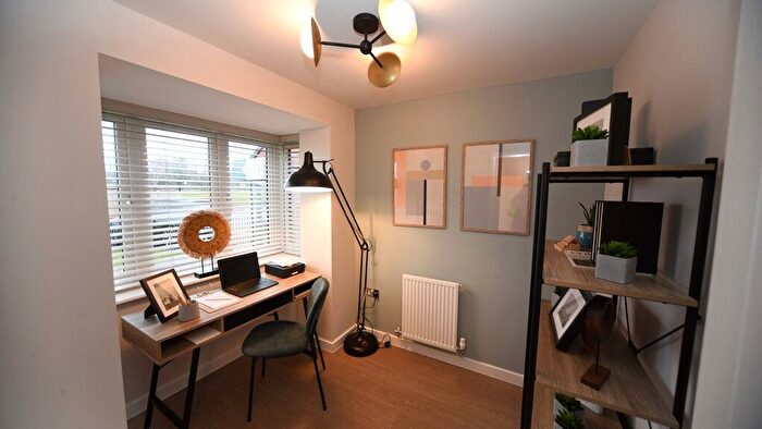 4 Bedroom Semi-Detached House For Sale In Kingsgate, Bridlington, YO15