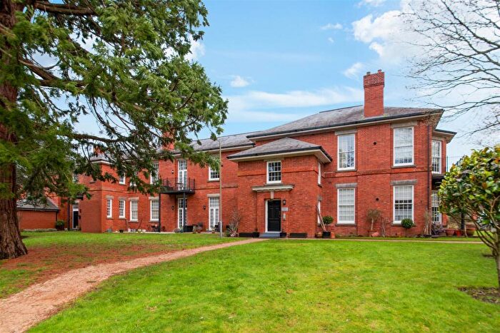 2 Bedroom Flat For Sale In Glanville Way, Epsom, KT19