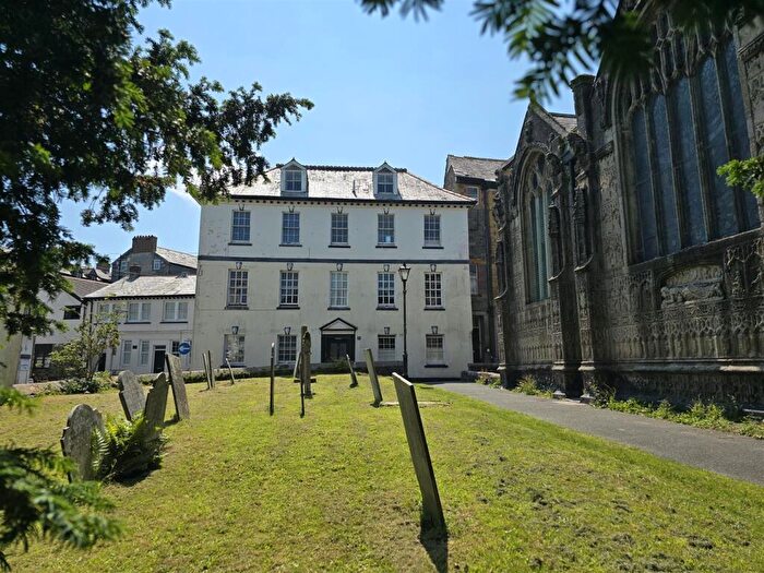 3 Bedroom Flat For Sale In Church Stile, Launceston, PL15