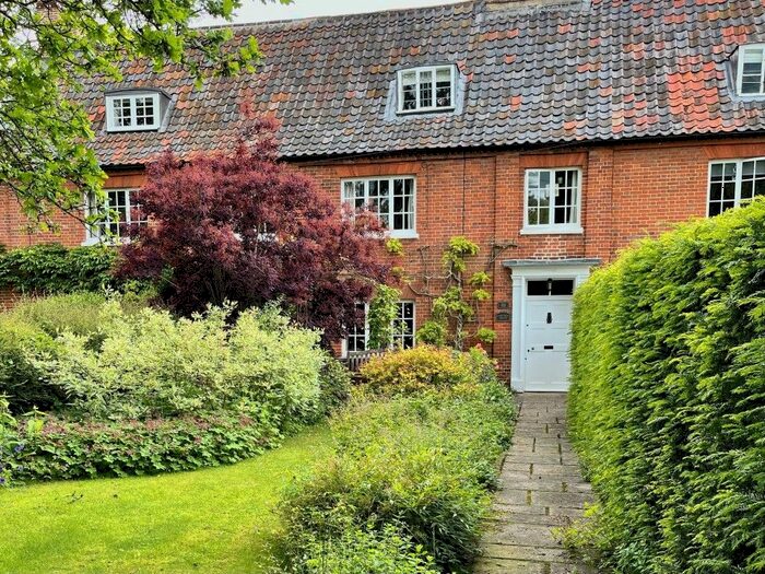 3 Bedroom Cottage For Sale In The Street, Brooke, Norwich, NR15