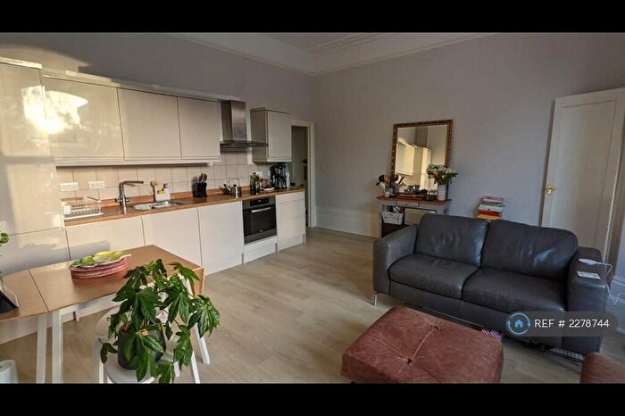 2 Bedroom Flat To Rent In Trinity Gardens, Folkestone, CT20