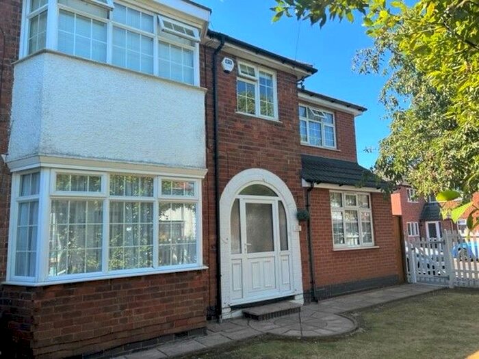 4 Bedroom Semi-Detached House To Rent In Evington Lane, Leicester, LE5