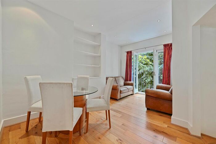 2 Bedroom Flat To Rent In Aynhoe Road, London, W14