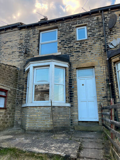 2 Bedroom House To Rent In Staverton Street, Halifax, HX2