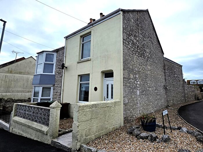 3 Bedroom Terraced House To Rent In Avalanche Road, Portland, DT5