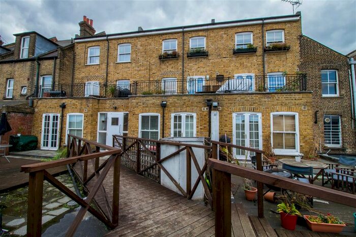 1 Bedroom Flat To Rent In The Broadway, The Broadway, Wimbledon, SW19